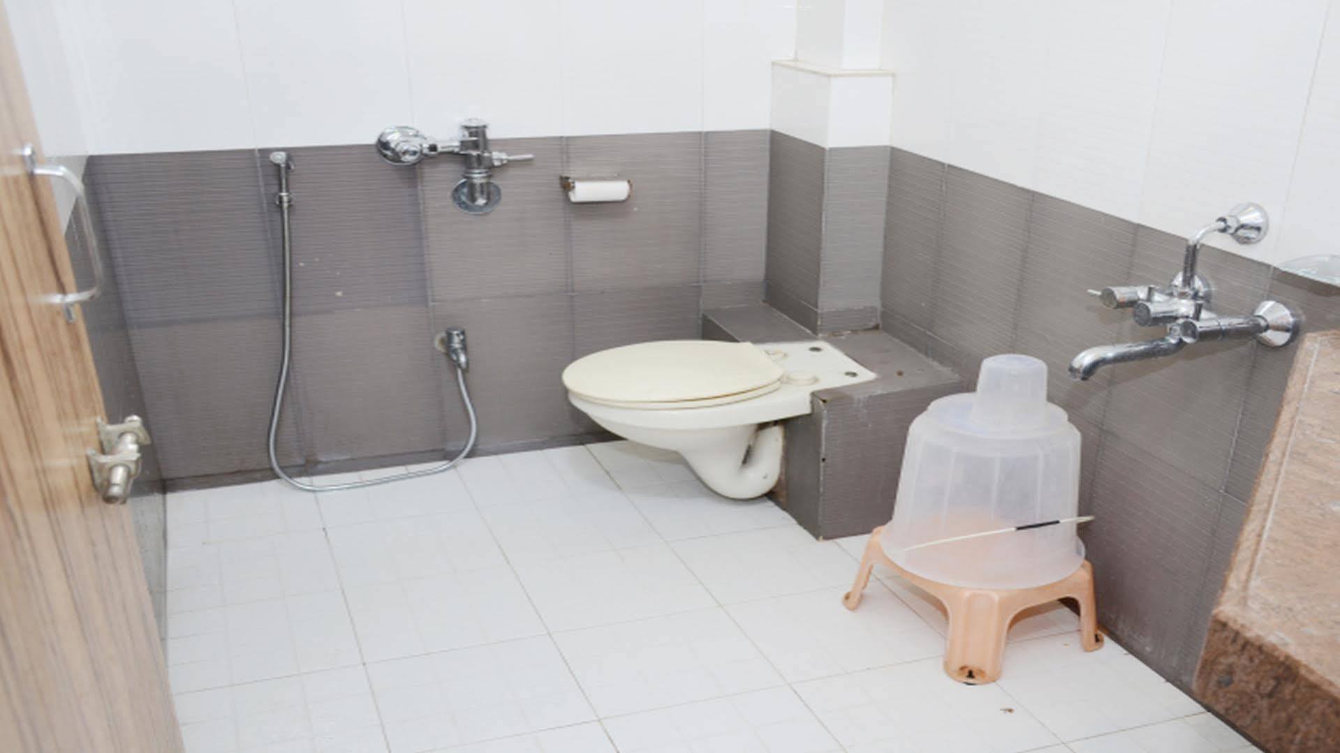 Oyo 24197 Saptaruchi Hotell Pimpri-Chinchwad Exteriör bild