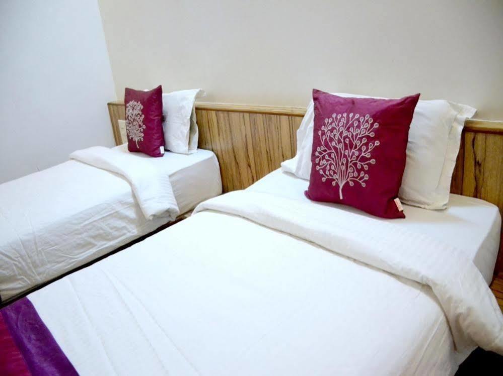 Oyo 24197 Saptaruchi Hotell Pimpri-Chinchwad Exteriör bild