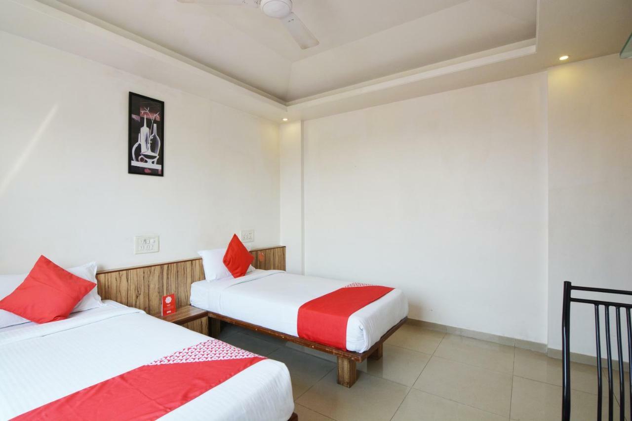 Oyo 24197 Saptaruchi Hotell Pimpri-Chinchwad Exteriör bild