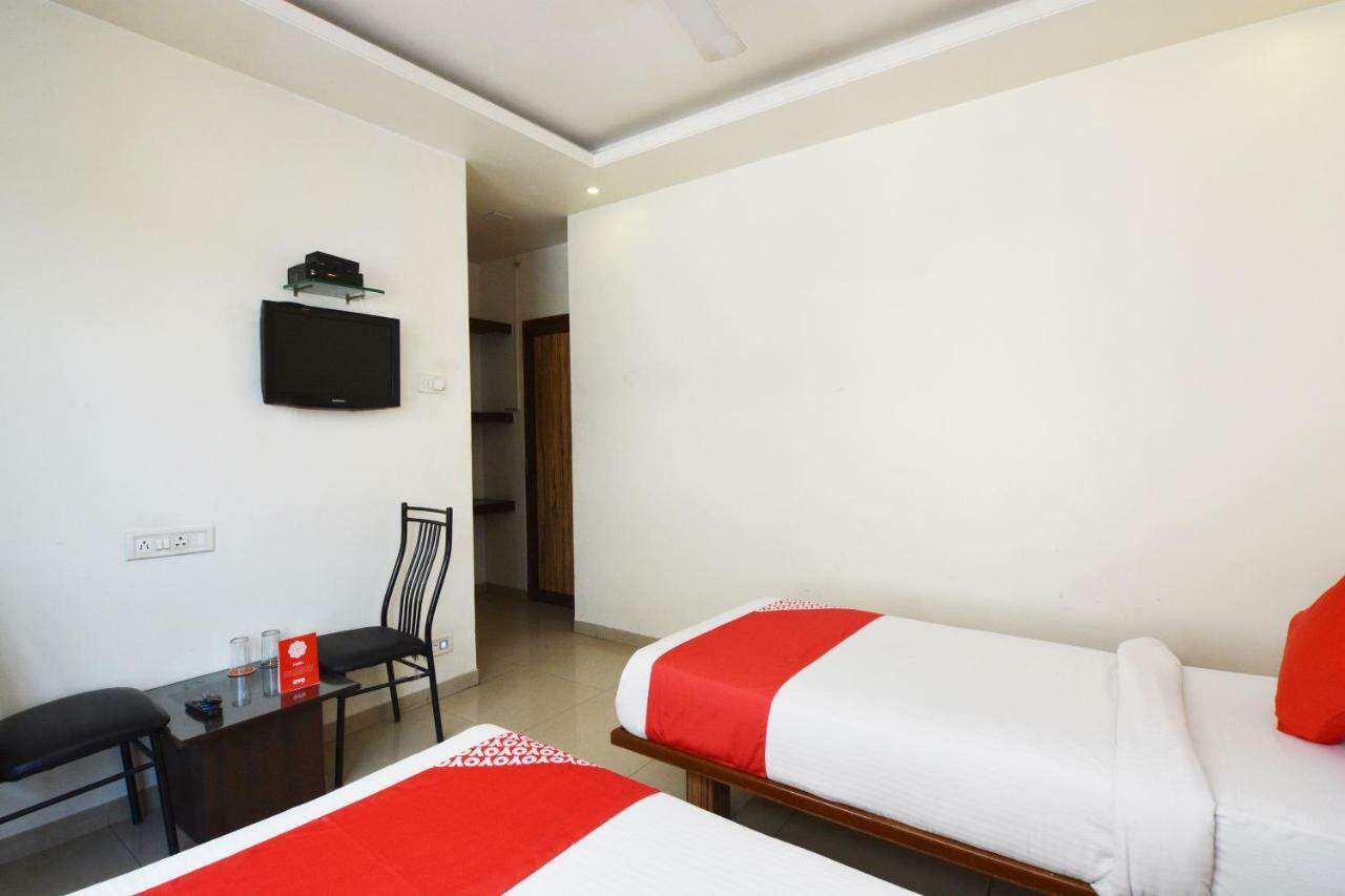 Oyo 24197 Saptaruchi Hotell Pimpri-Chinchwad Exteriör bild