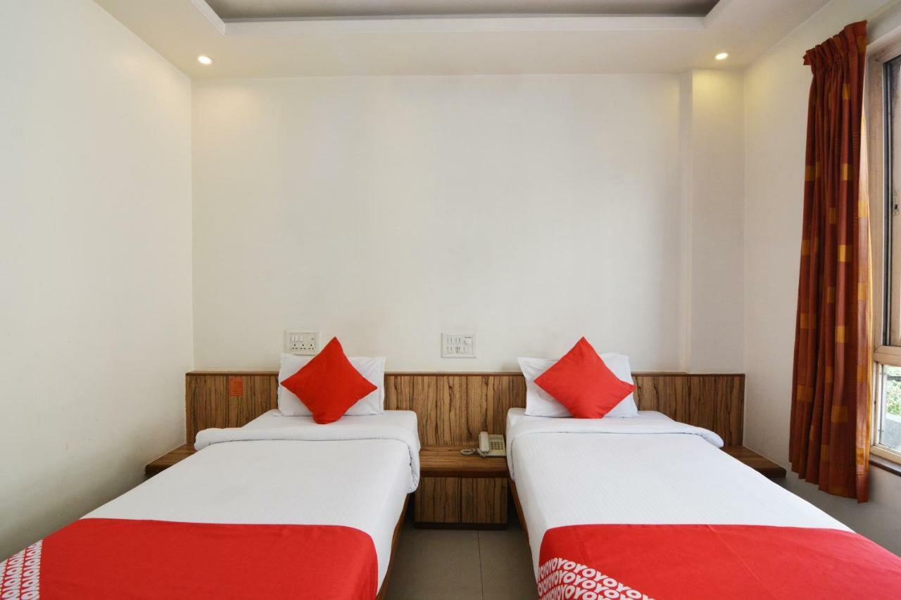 Oyo 24197 Saptaruchi Hotell Pimpri-Chinchwad Exteriör bild