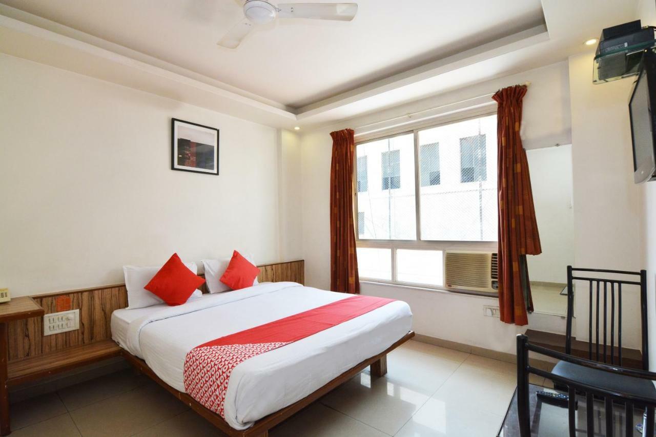 Oyo 24197 Saptaruchi Hotell Pimpri-Chinchwad Exteriör bild