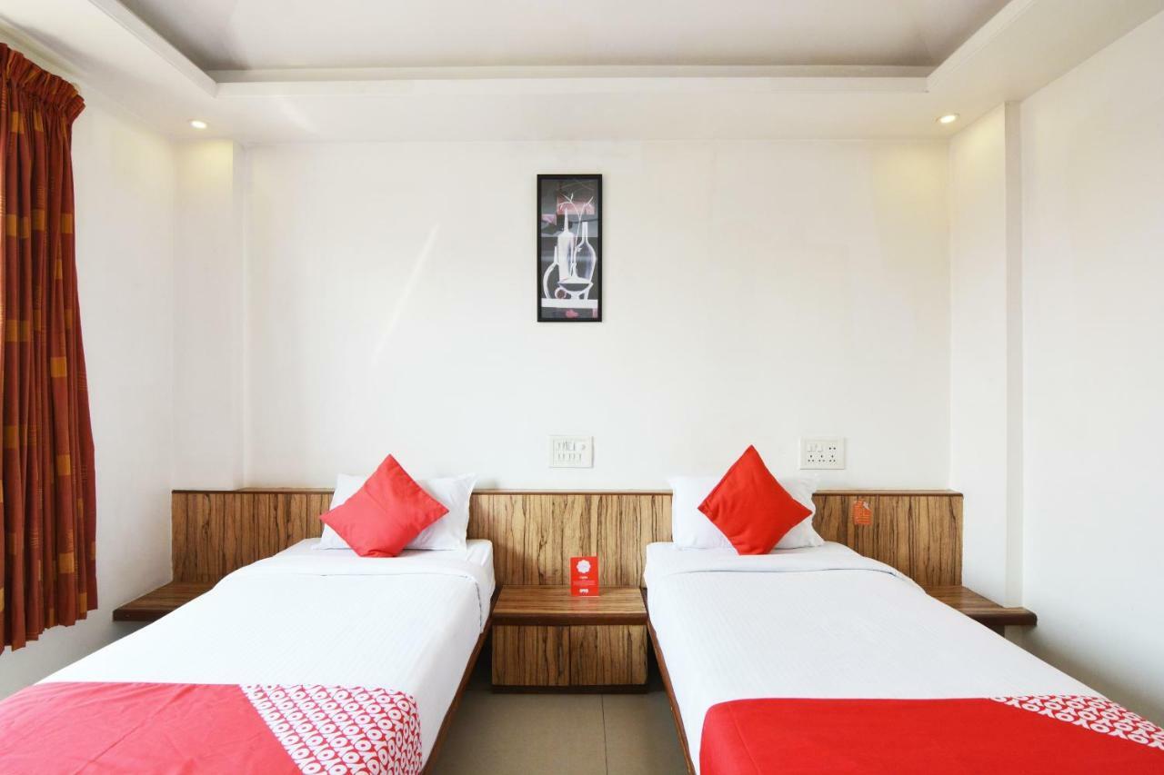 Oyo 24197 Saptaruchi Hotell Pimpri-Chinchwad Exteriör bild