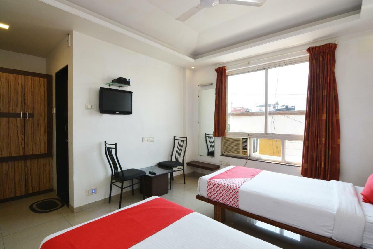 Oyo 24197 Saptaruchi Hotell Pimpri-Chinchwad Exteriör bild