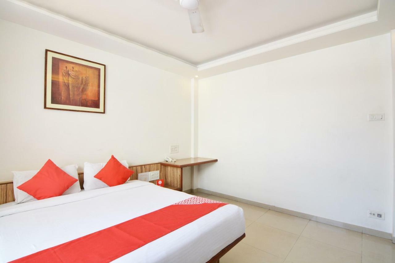 Oyo 24197 Saptaruchi Hotell Pimpri-Chinchwad Exteriör bild